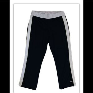 Nike athletic capris pants size S